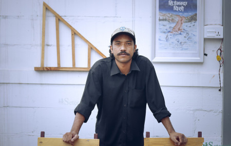 रंगकर्मी तथा अभिनेता गोविन्द सुनार। तस्बिरः नवीनबाबु गुरूङ/सेतोपाटी